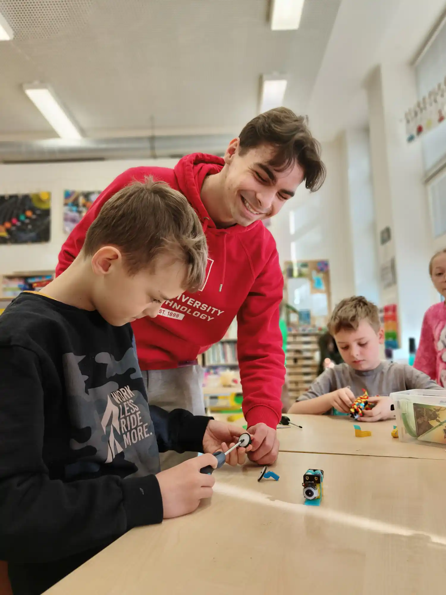 Blázniví chrobáci Jan Toman – workshop robotiky pro děti 1
